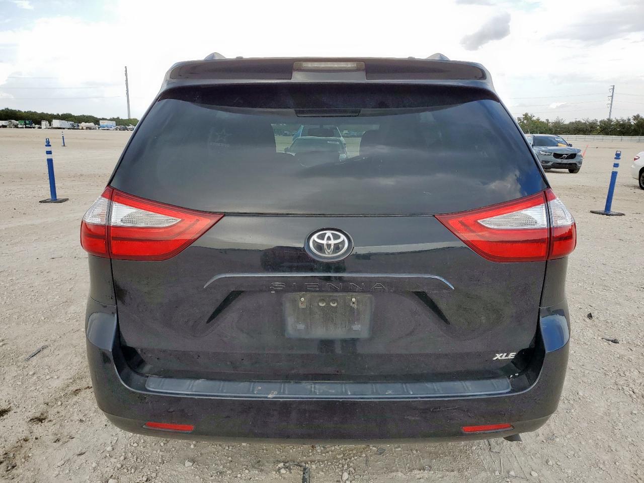 2015 Toyota Sienna Xle VIN: 5TDYK3DC1FS549649 Lot: 70762555