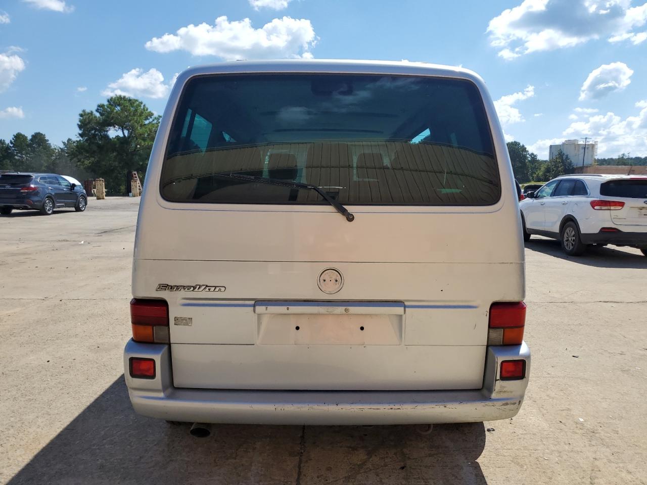 2002 Volkswagen Eurovan Gls VIN: WV2KB47092H076225 Lot: 70983195