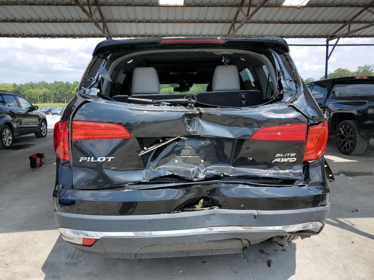 2017 Honda Pilot Elite VIN: 5FNYF6H05HB095578 Lot: 69305945