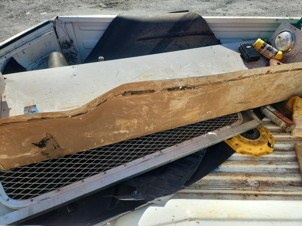 1991 Isuzu Conventional Short Bed VIN: JAACR11E0M7202571 Lot: 70058095