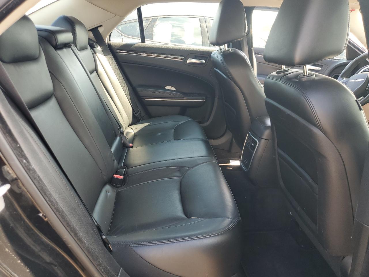 2015 Chrysler 300 Limited VIN: 2C3CCAAG5FH842721 Lot: 70037535