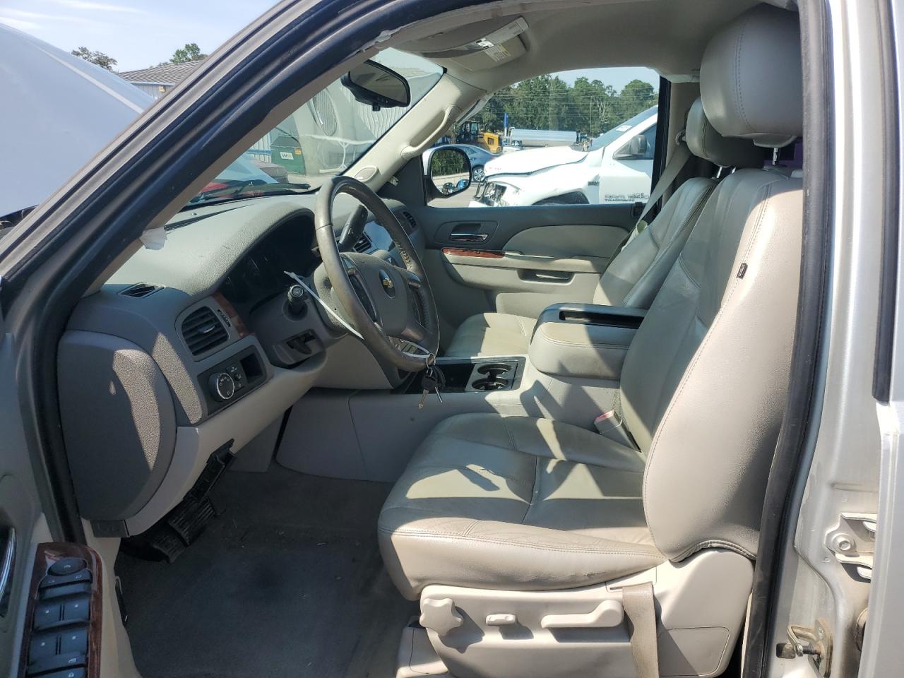 2011 Chevrolet Tahoe C1500 Lt VIN: 1GNSCBE0XBR233930 Lot: 70547255