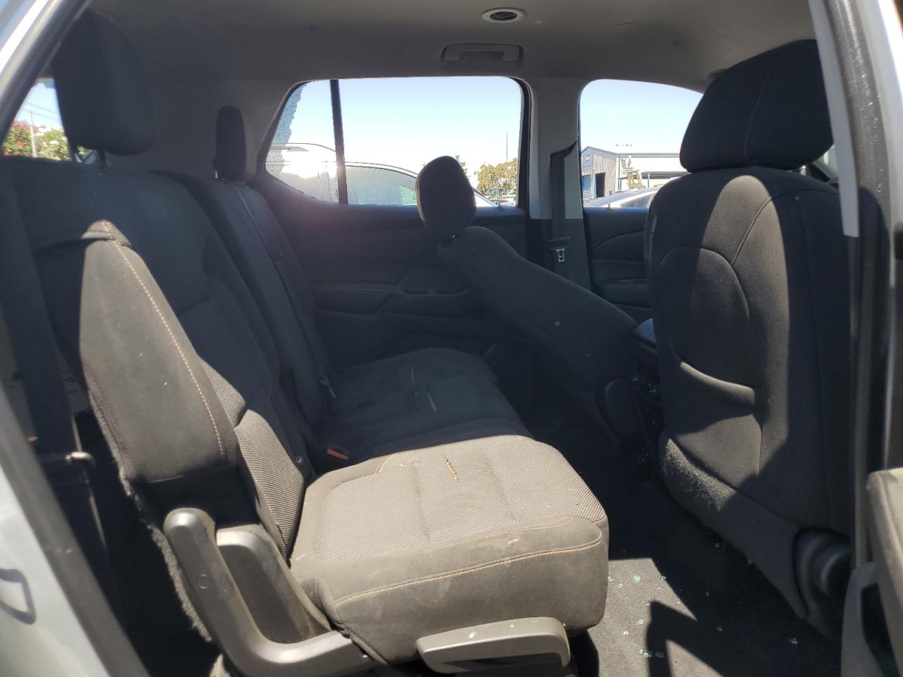 2018 Chevrolet Traverse Ls VIN: 1GNERFKW0JJ101977 Lot: 70293985