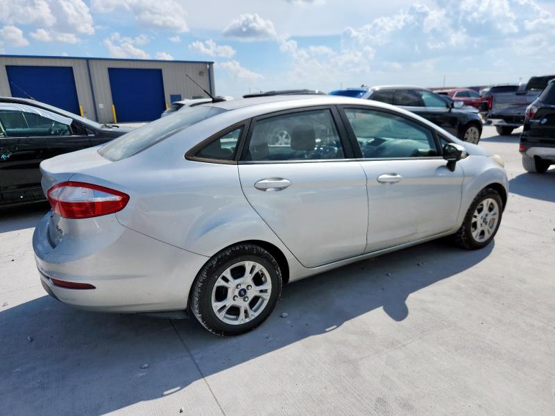  FORD FIESTA 2016 Серебристый