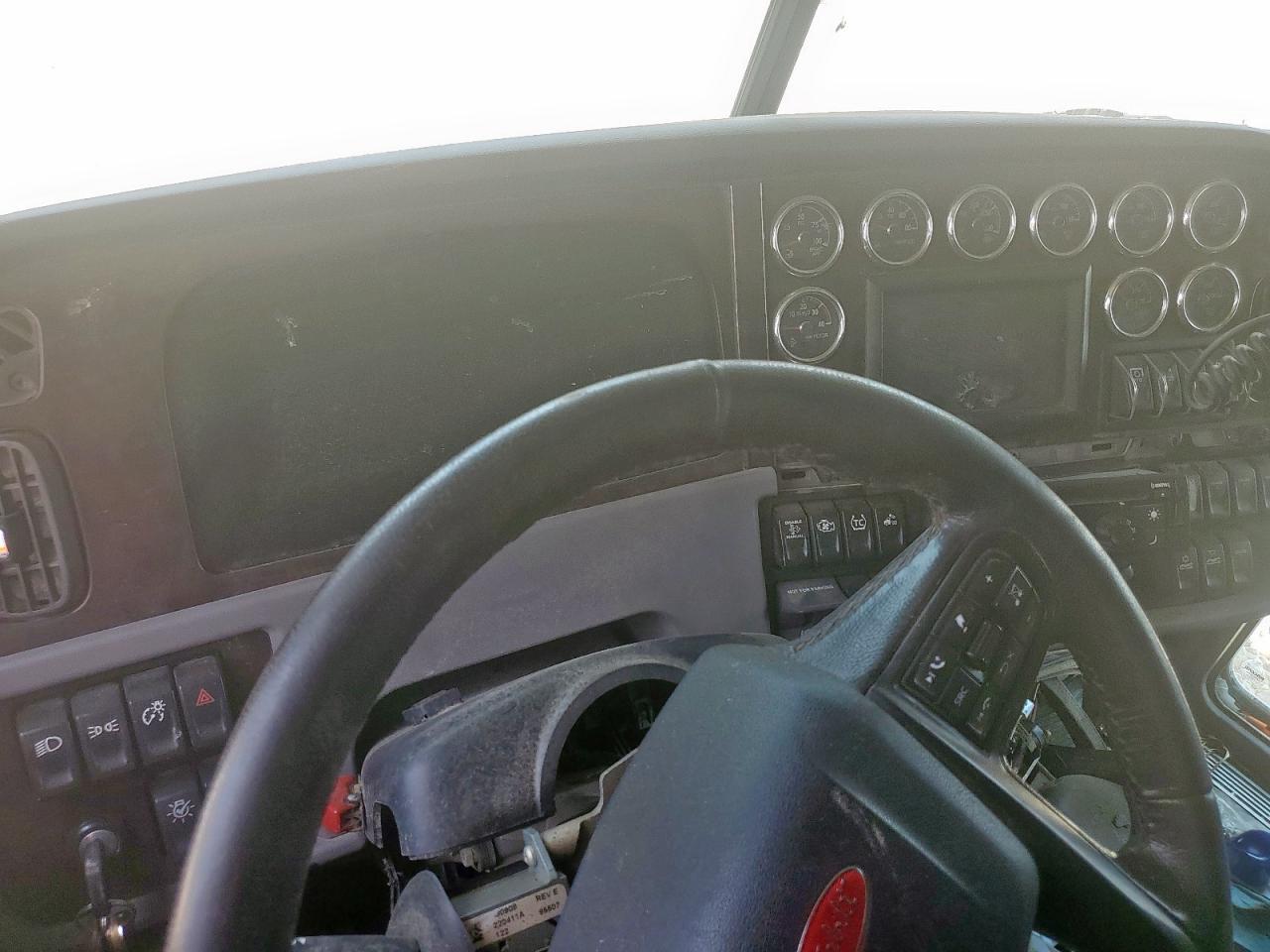 2023 Peterbilt 389 Semi Truck VIN: 1XPXD49X4PD798515 Lot: 65346485