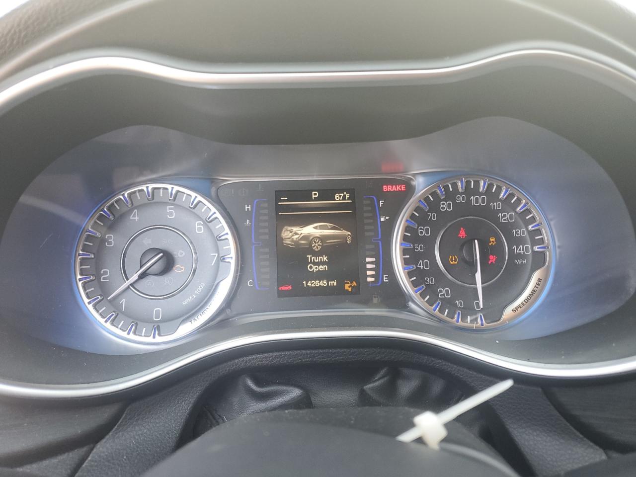 2015 Chrysler 200 Limited VIN: 1C3CCCAB8FN654587 Lot: 70171775