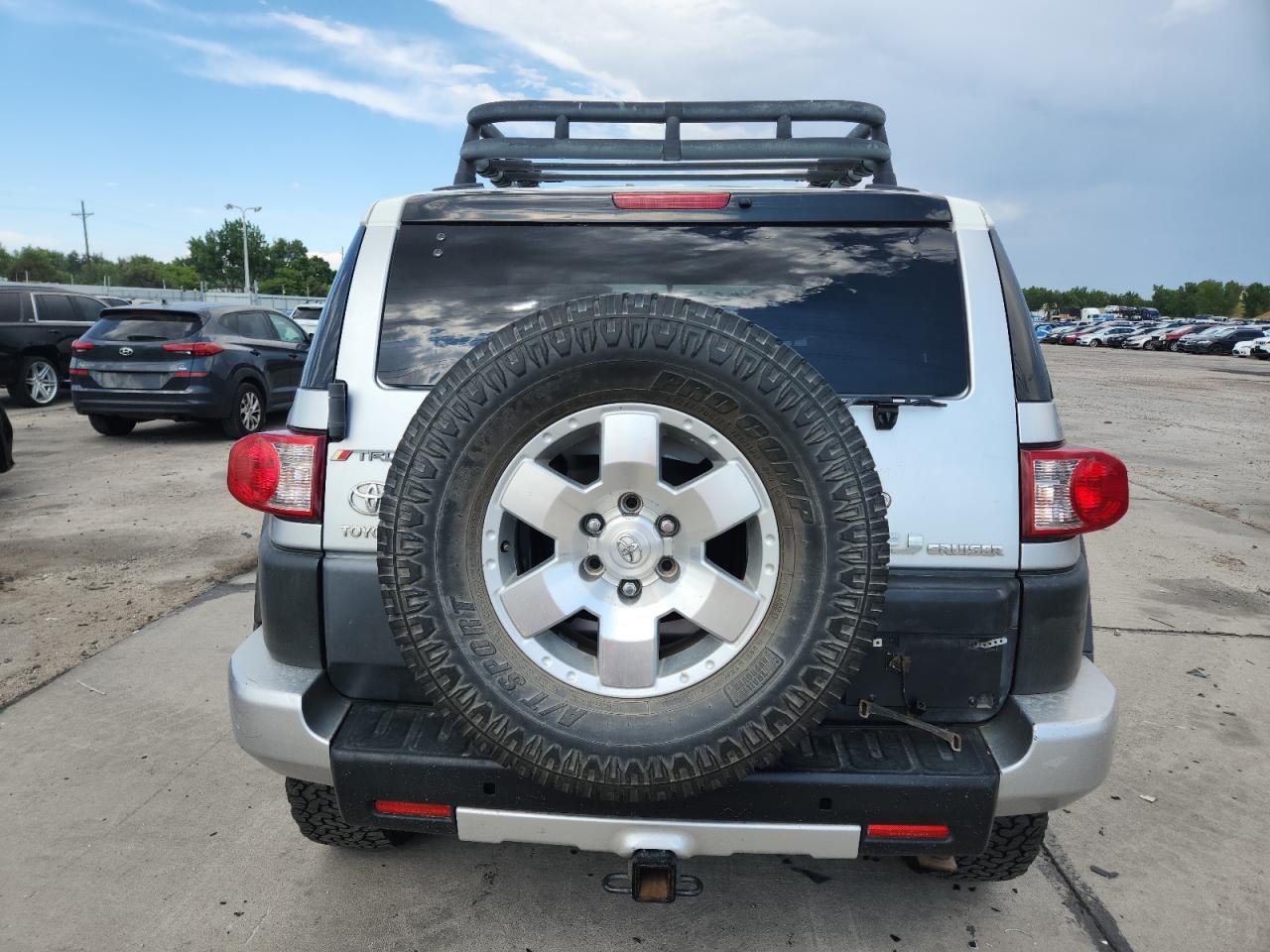 2007 Toyota Fj Cruiser VIN: JTEBU11F470068233 Lot: 69437075