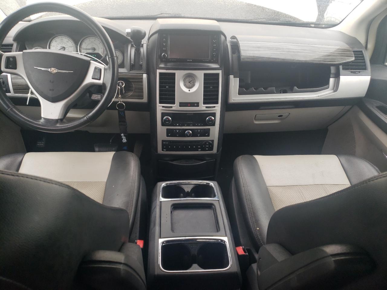 2010 Chrysler Town & Country Touring VIN: 2A4RR5D16AR293529 Lot: 85884085