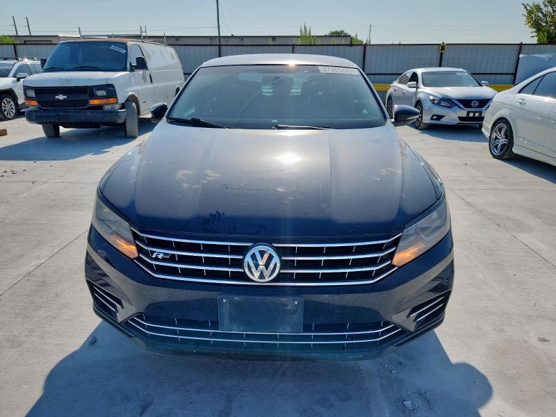  VOLKSWAGEN PASSAT 2018 Черный
