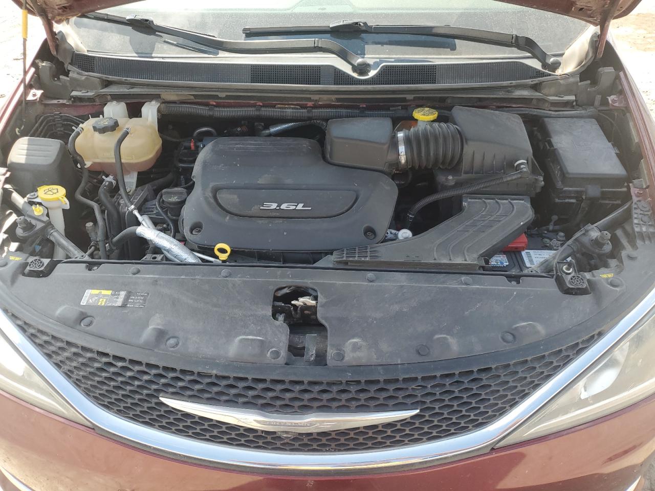 2017 Chrysler Pacifica Limited VIN: 2C4RC1GGXHR804718 Lot: 67549235