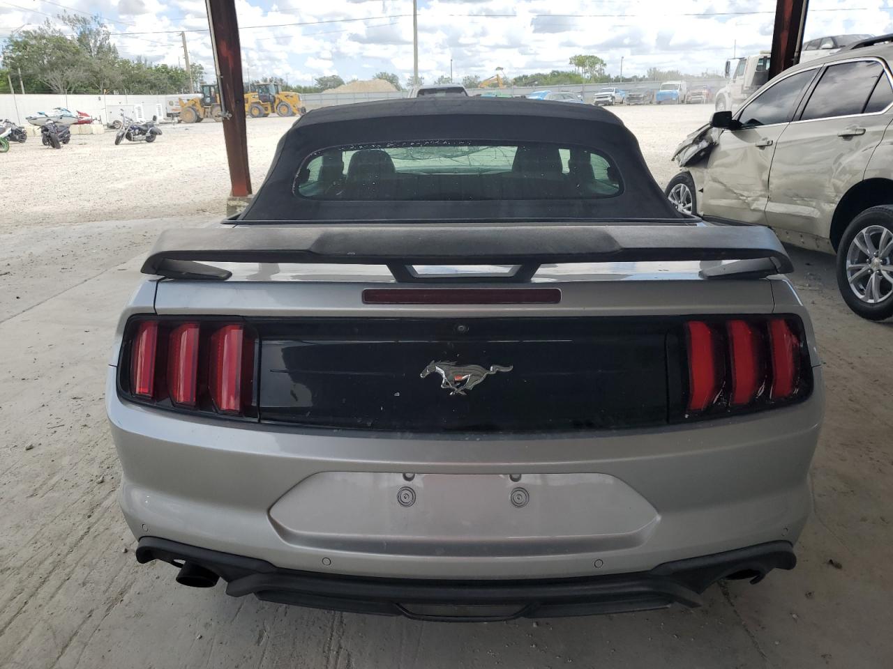 2018 Ford Mustang VIN: 1FATP8UH3J5155269 Lot: 68923445