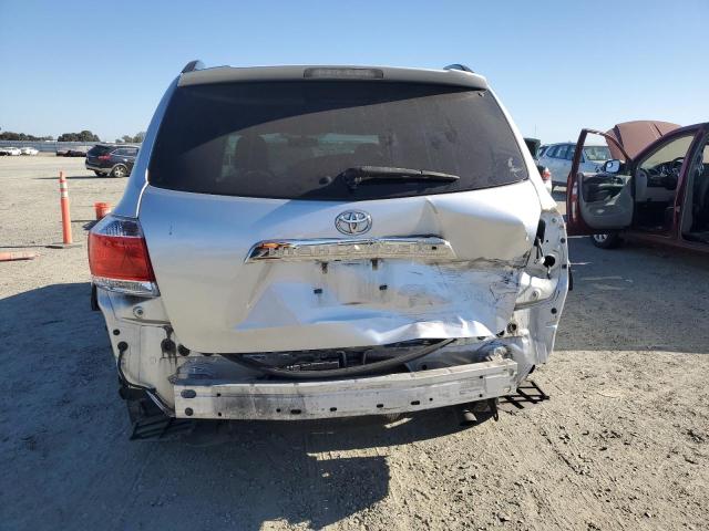  TOYOTA HIGHLANDER 2012 Srebrny