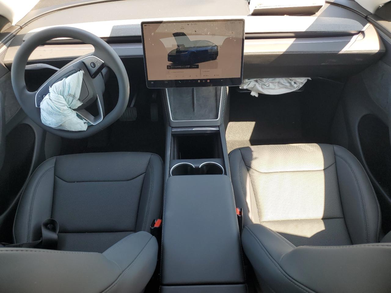 2026 Tesla Model Y VIN: 7SAYGDED6TF416922 Lot: 70126385