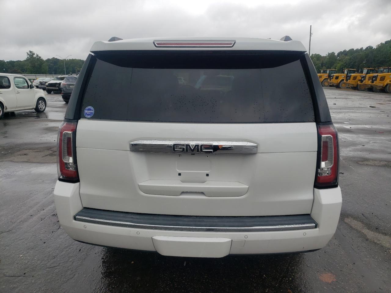 2018 GMC Yukon Xl Denali VIN: 1GKS1HKJ1JR146998 Lot: 68019765