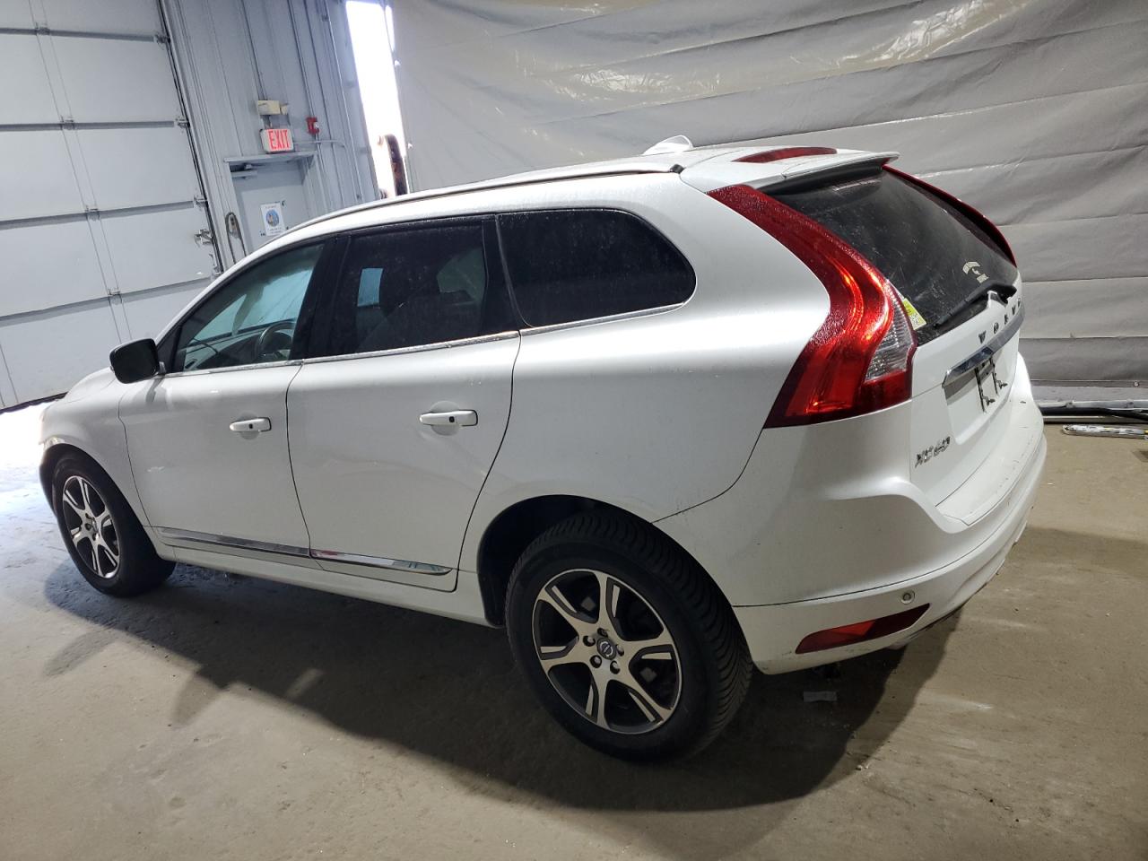 YV4902RKXF2727499 VOLVO XC60 2015 WHITE Photo 2