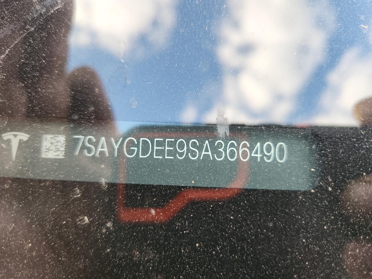 2025 Tesla Model Y VIN: 7SAYGDEE9SA366490 Lot: 70572035