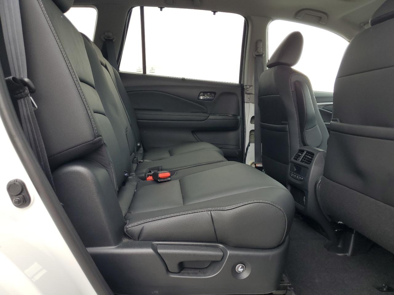 2021 Honda Pilot Se VIN: 5FNYF6H24MB086415 Lot: 69379725