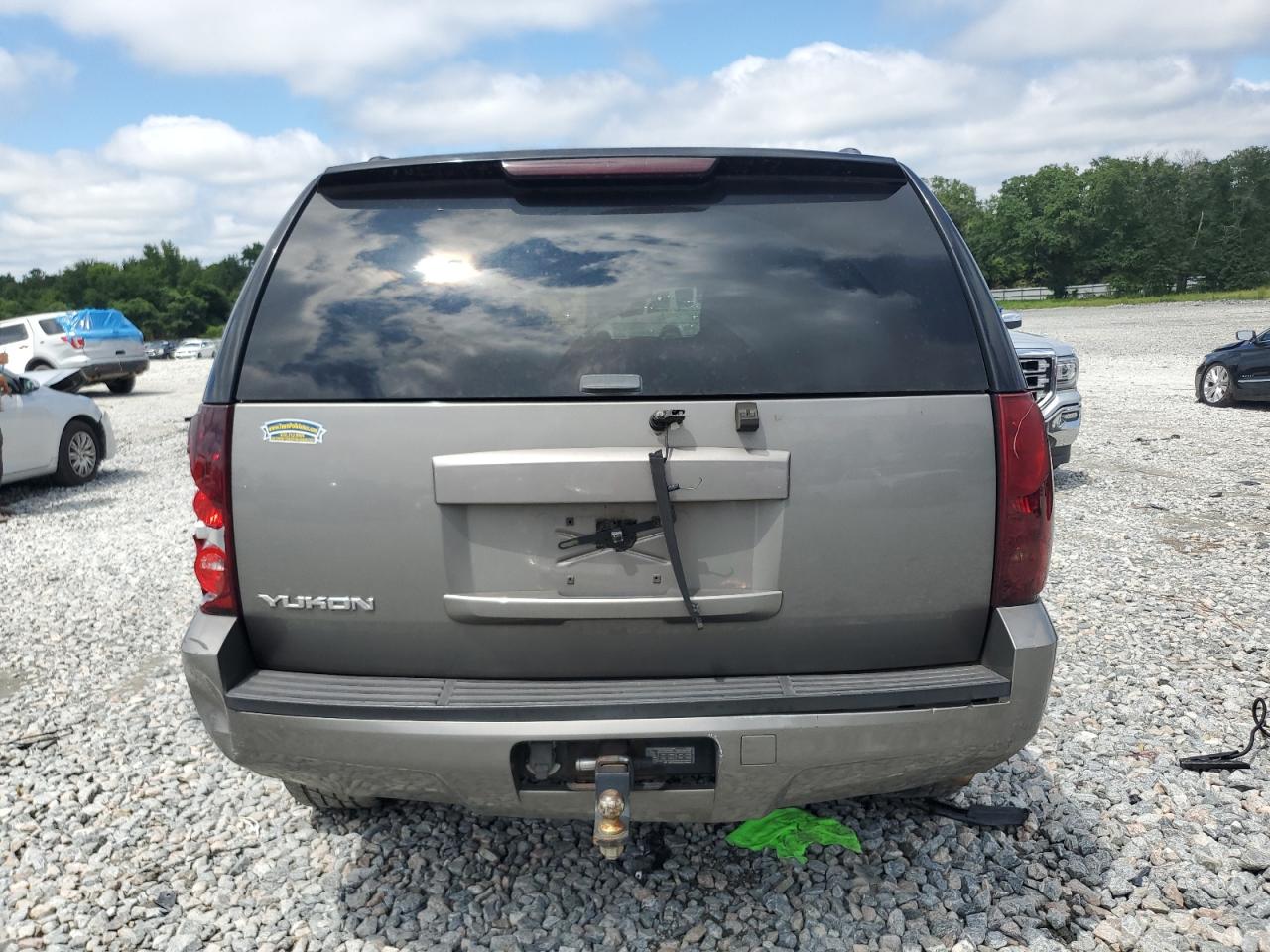 2007 GMC Yukon VIN: 1GKFC13087J332425 Lot: 67978045