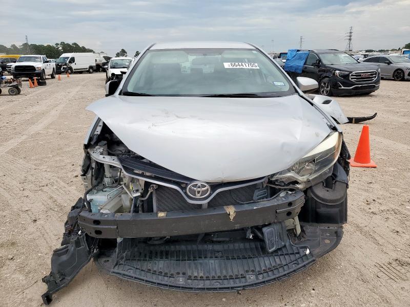 Седаны TOYOTA COROLLA 2016 Серебристый
