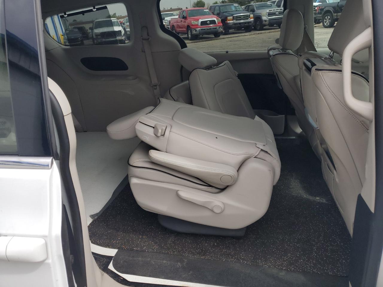 2020 Chrysler Pacifica Hybrid Limited VIN: 2C4RC1N72LR196317 Lot: 70059705