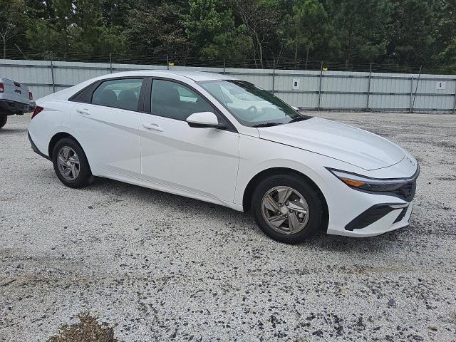  HYUNDAI ELANTRA 2024 Белы