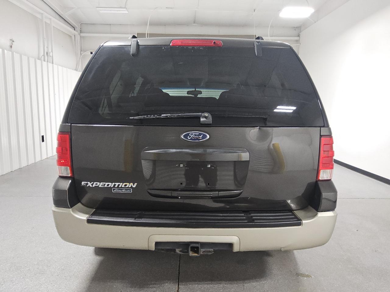 2005 Ford Expedition Eddie Bauer VIN: 1FMPU17535LA12283 Lot: 94840135