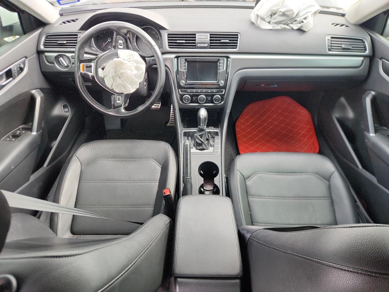 2018 Volkswagen Passat S VIN: 1VWAA7A38JC043596 Lot: 70802975