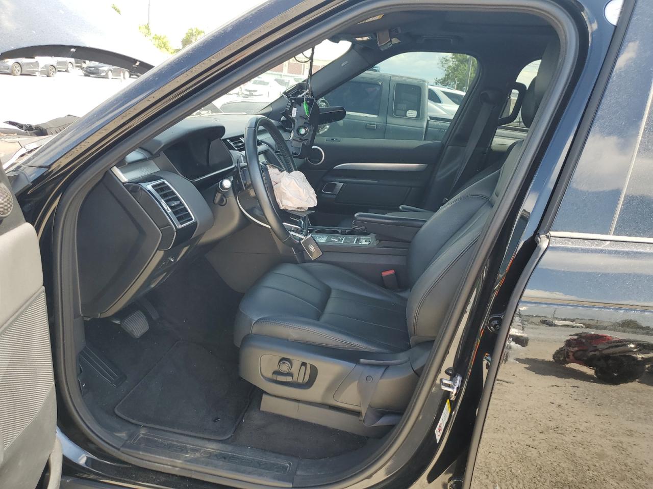 2020 Land Rover Discovery Landmark VIN: SALRU2RV6L2415217 Lot: 68860915