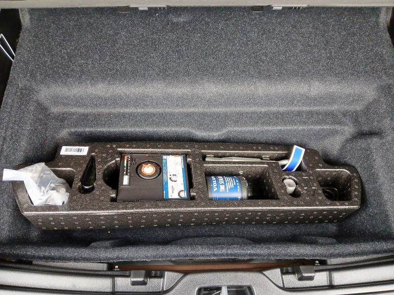 2024 VOLVO EX40 175KW SINGLE MOTOR PLUS 69KWH 5DR AUTO