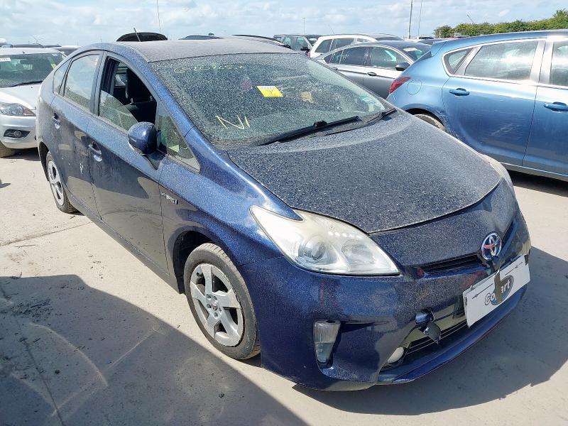 2013 TOYOTA PRIUS T3