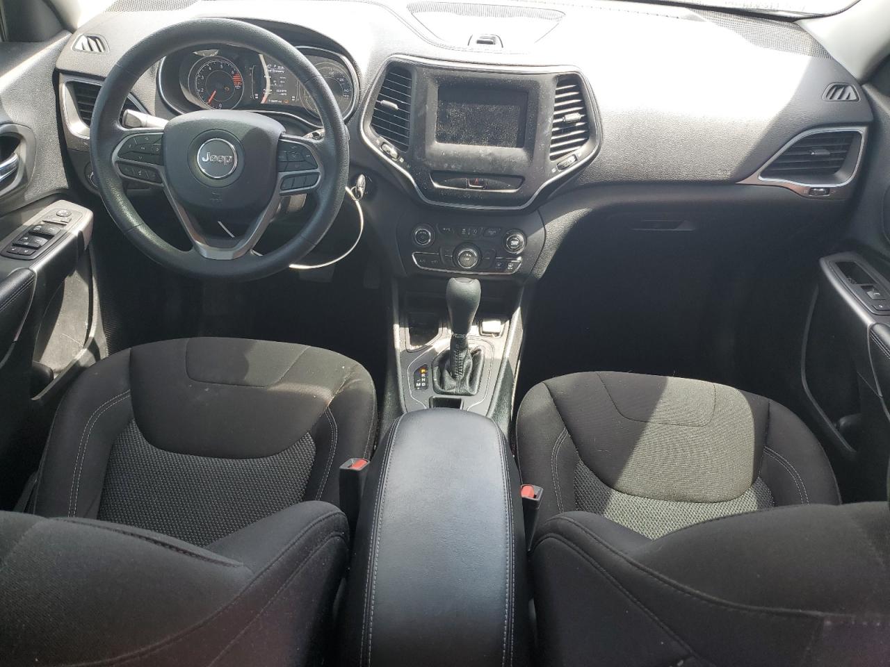 2019 Jeep Cherokee Latitude VIN: 1C4PJLCB5KD109155 Lot: 70327845