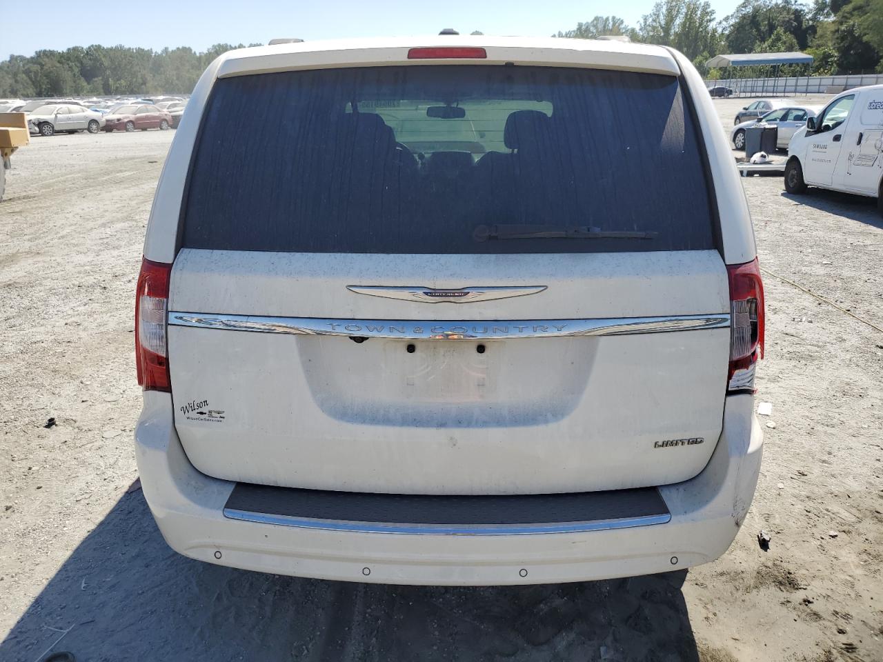 2011 Chrysler Town & Country Limited VIN: 2A4RR6DG7BR615915 Lot: 70649155