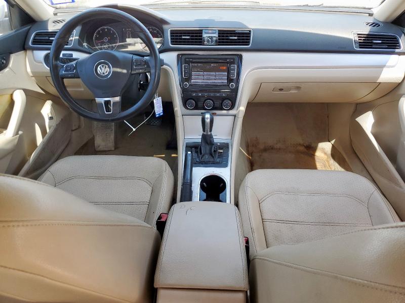  VOLKSWAGEN PASSAT 2013 Biały