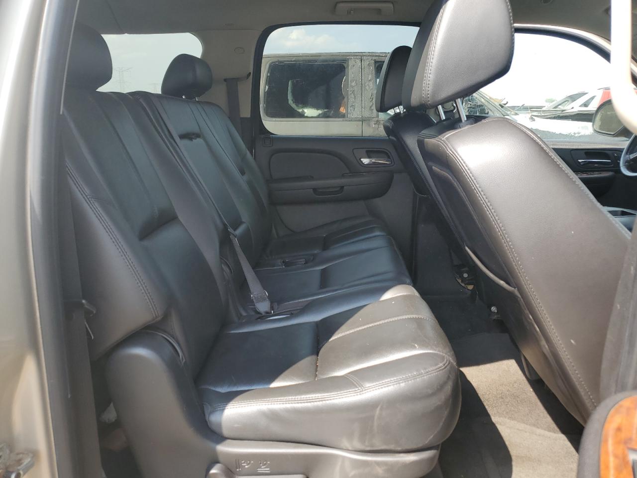 2007 Chevrolet Suburban K1500 VIN: 1GNFK163X7J359900 Lot: 67599015