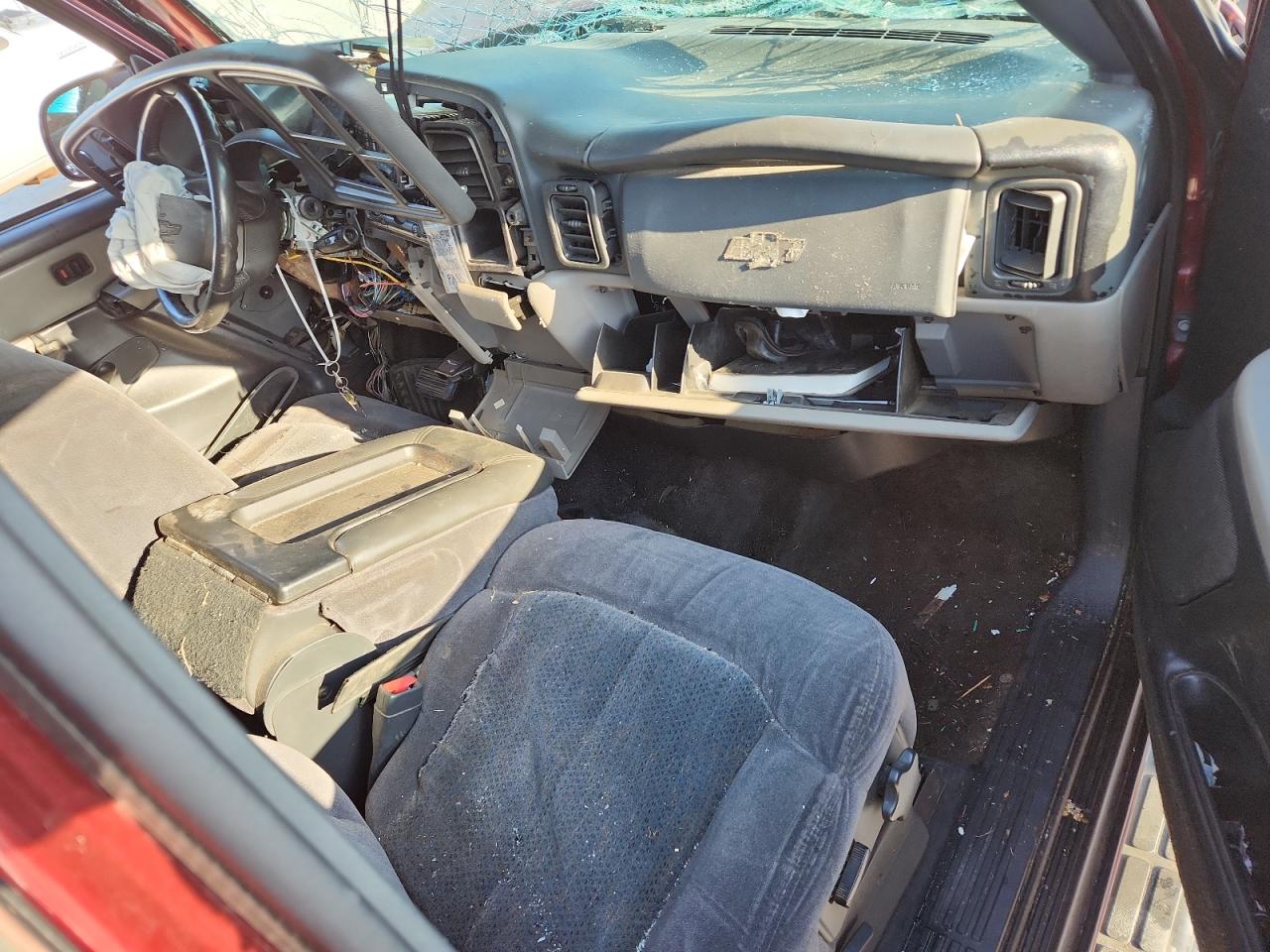 2002 Chevrolet Tahoe K1500 VIN: 1GNEK13V82J167420 Lot: 69050305