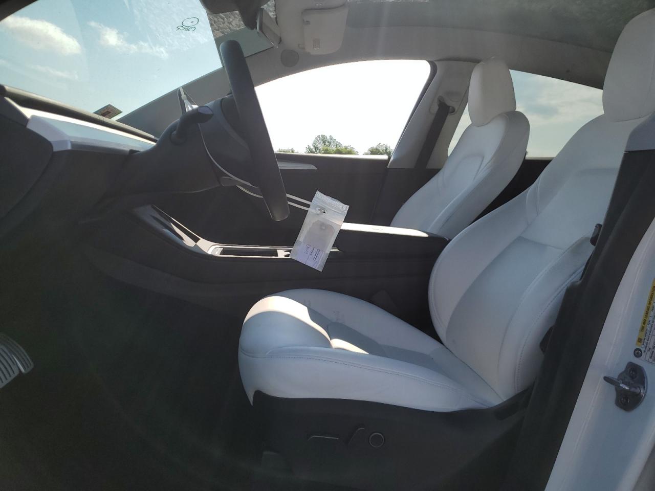 2024 Tesla Model Y VIN: 7SAYGDEFXRA332187 Lot: 68275295