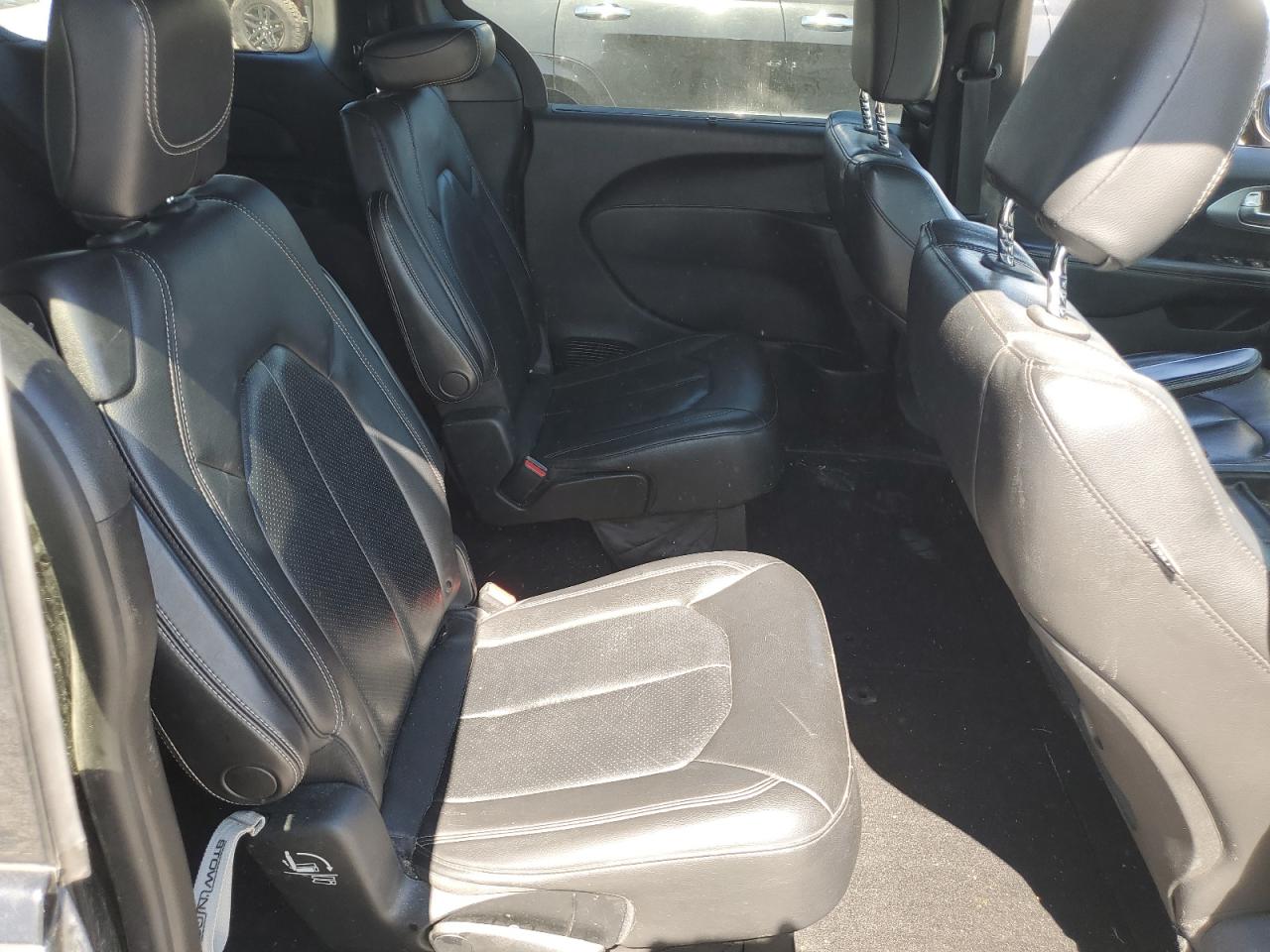 2019 Chrysler Pacifica Touring L VIN: 2C4RC1BG9KR569808 Lot: 70360685