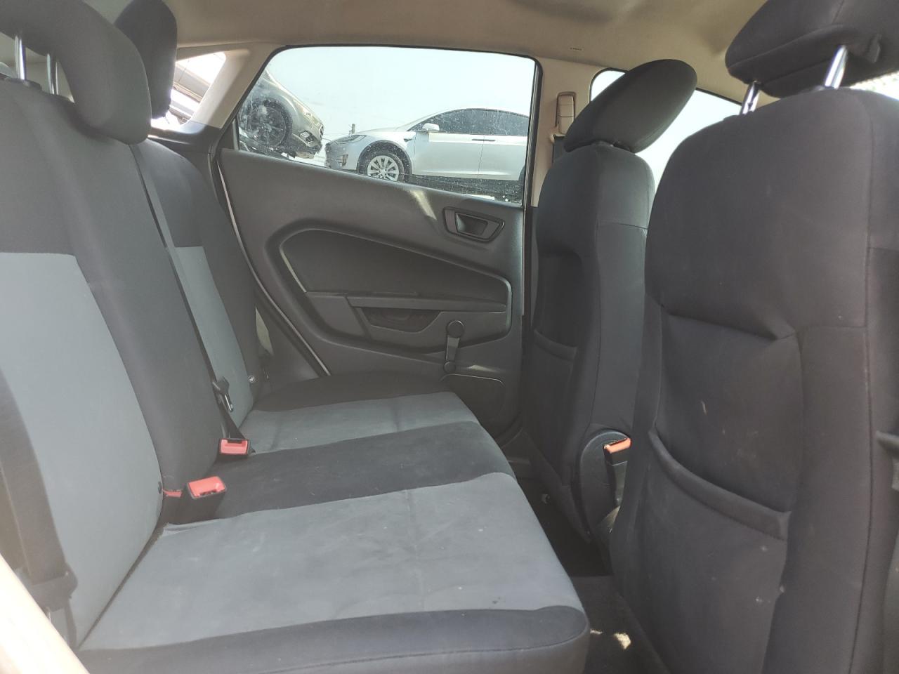 2015 Ford Fiesta S VIN: 3FADP4AJ1FM198384 Lot: 67862685