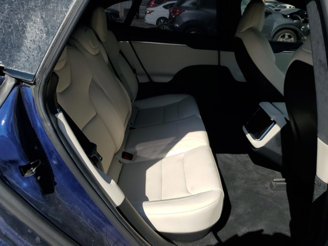 2015 Tesla Model S VIN: 5YJSA1E52MF453771 Lot: 81489895