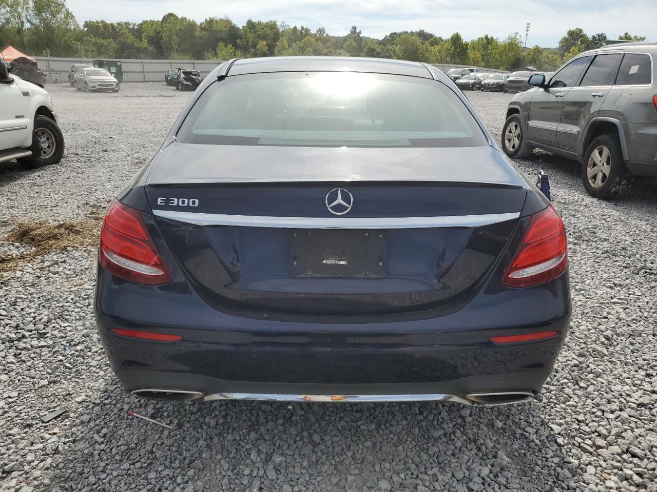 2018 Mercedes-Benz E 300 VIN: WDDZF4JB3JA377677 Lot: 70464505