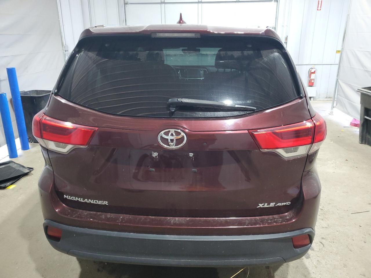 2019 Toyota Highlander Se VIN: 5TDJZRFH2KS702641 Lot: 68809475