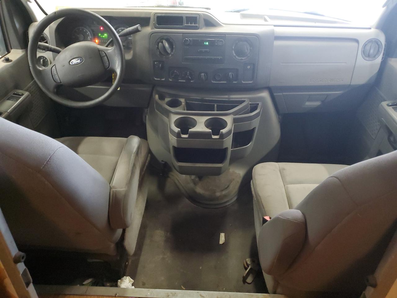 2015 Ford Econoline E350 Super Duty Cutaway Van VIN: 1FDWE3FL8FDA02574 Lot: 67939505