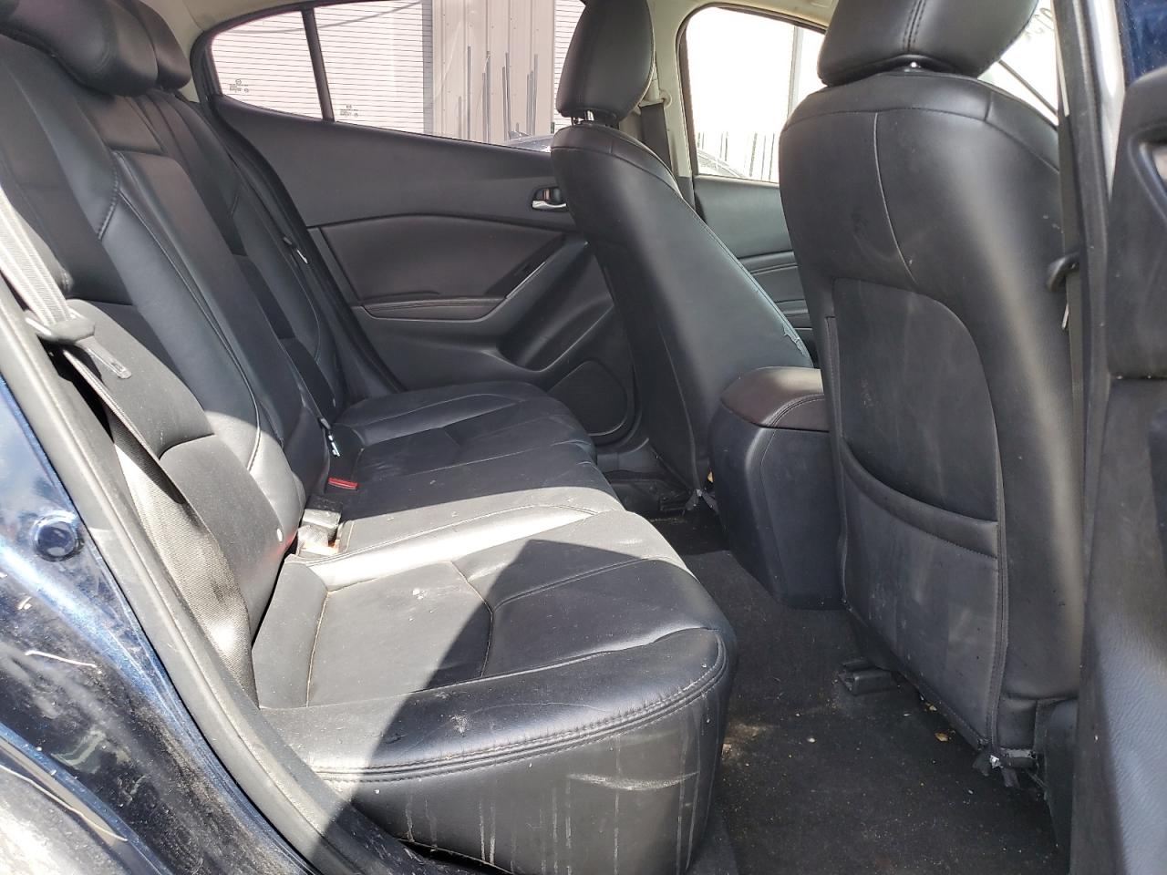 2018 Mazda 3 Touring VIN: 3MZBN1V37JM238376 Lot: 69600915