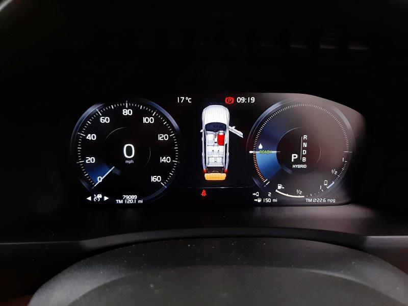 2017 VOLVO XC90 T8 R-