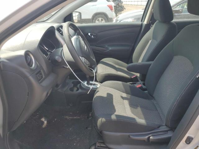  NISSAN VERSA 2018 Серебристый