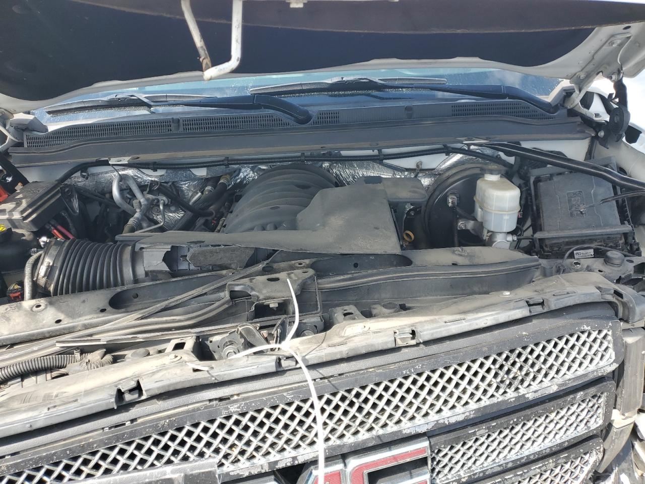 2017 GMC Yukon Xl K1500 Sle VIN: 1GKS2FKC0HR217413 Lot: 70781605