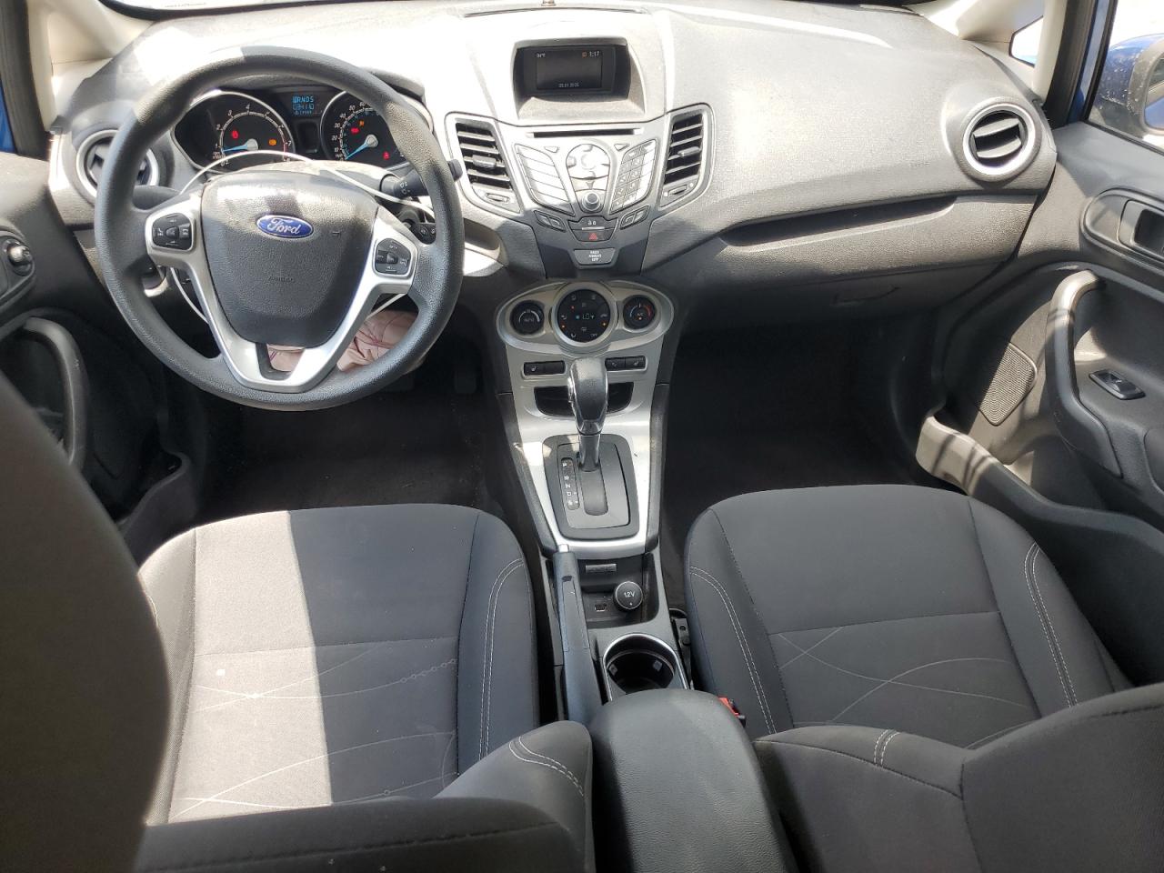 3FADP4EJ3JM121373 2018 Ford Fiesta Se