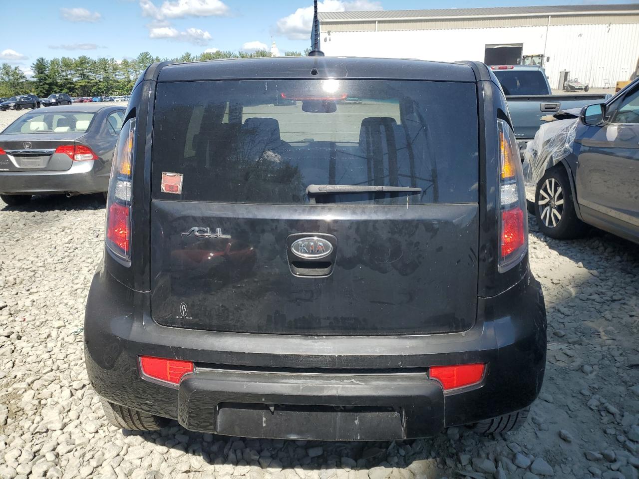 2011 Kia Soul + VIN: KNDJT2A27B7247047 Lot: 70547705