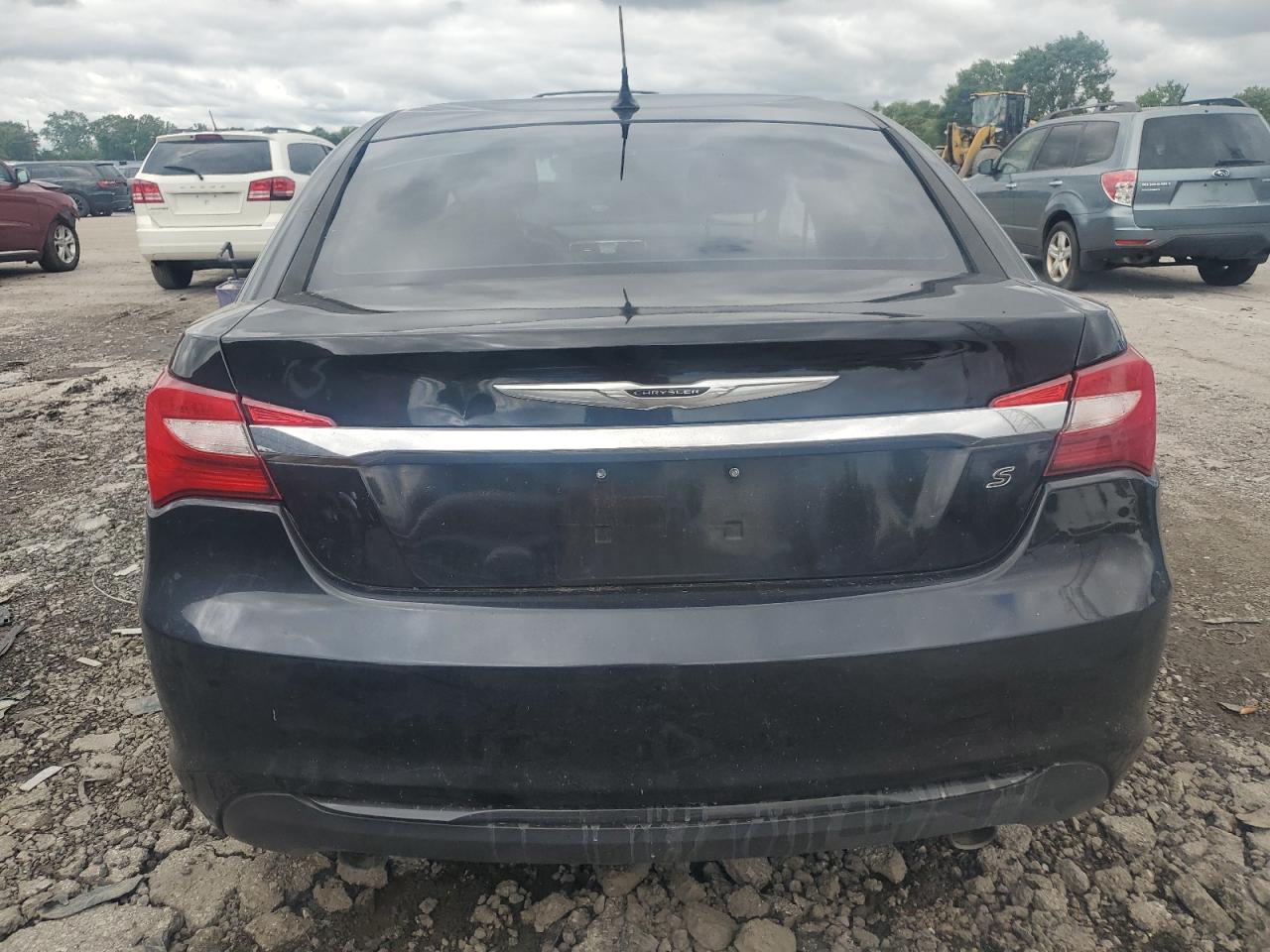 2014 Chrysler 200 Limited VIN: 1C3CCBCGXEN172723 Lot: 69371015