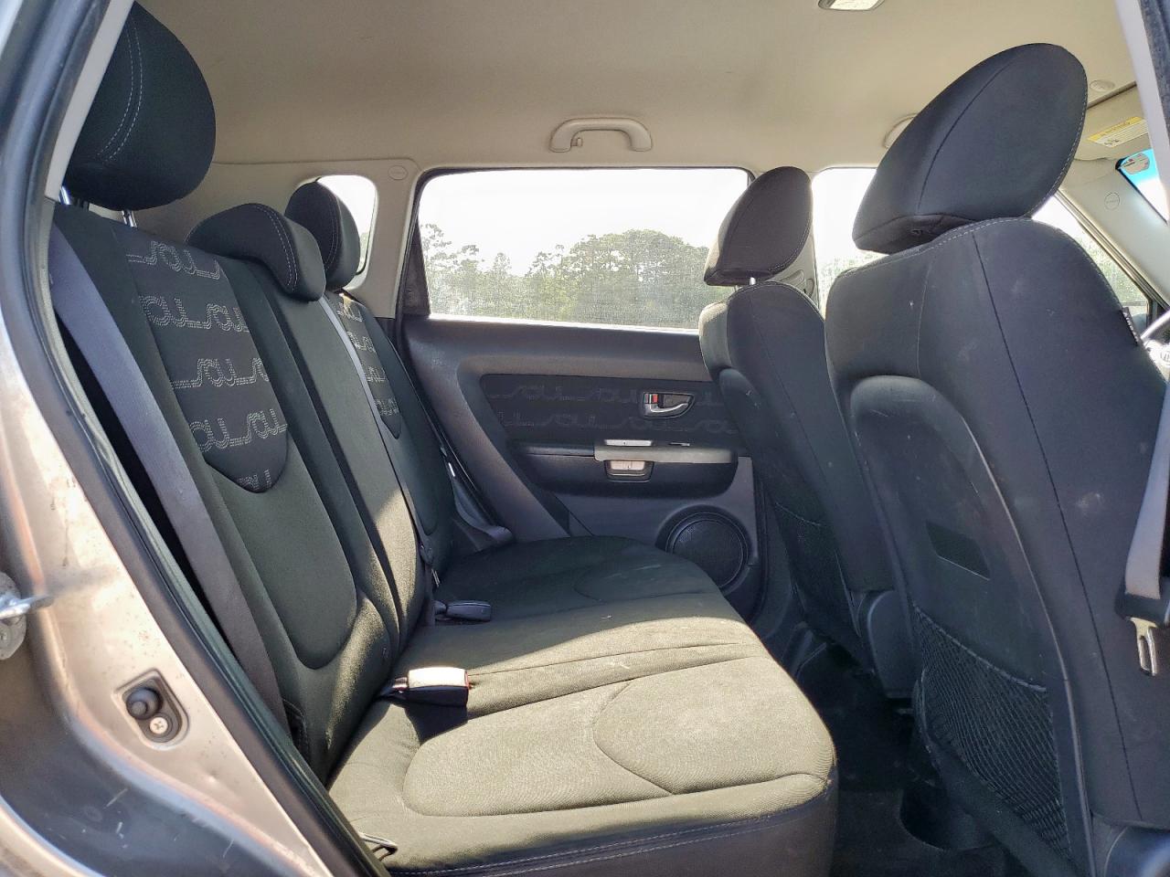 2012 Kia Soul + VIN: KNDJT2A63C7398732 Lot: 68390185